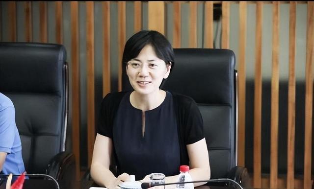 被国家逮捕的8位央视主持人，个个自我“作死”，没一个值得同情