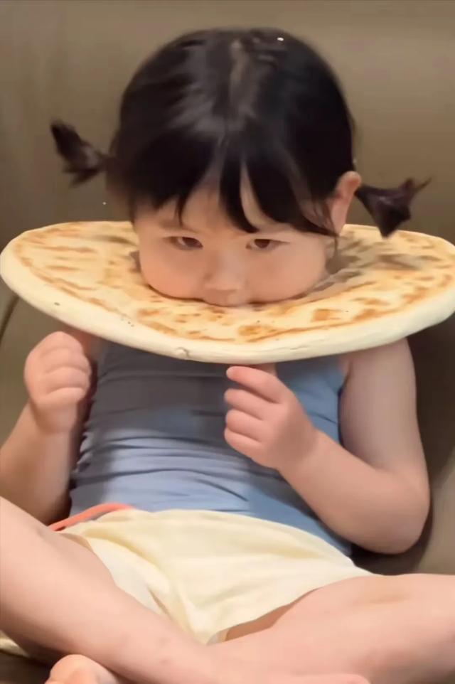 牛蛙小妹妹火了之后，妈妈被批为流量无底线，目前已删除相关视频