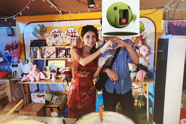 狗头萝莉卖饼火了,旗袍装大秀身材,网友:去晚了都买不到