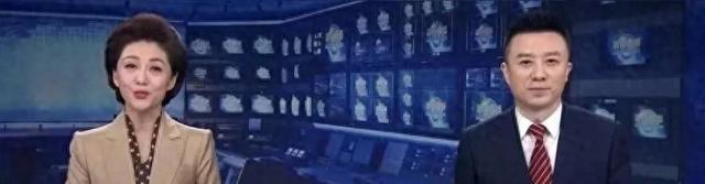 海霞：21岁成央视主播，28岁嫁清华教授，如今52岁官宣新身份