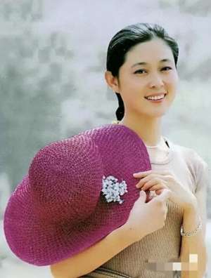 央视女主播大全(从倪萍到马凡舒，30年央视女主播颜值风云，谁堪称国泰民安脸？)