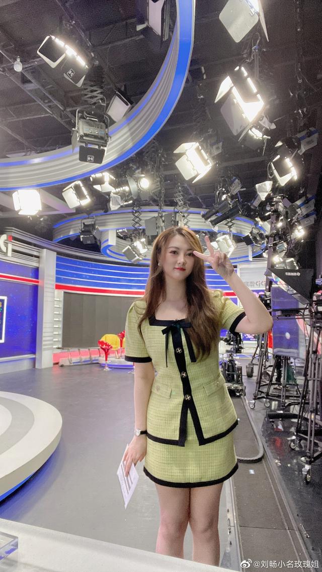 足球女主播哪家强,央视马凡舒,刘语熙,杨茗茗最强三叉戟