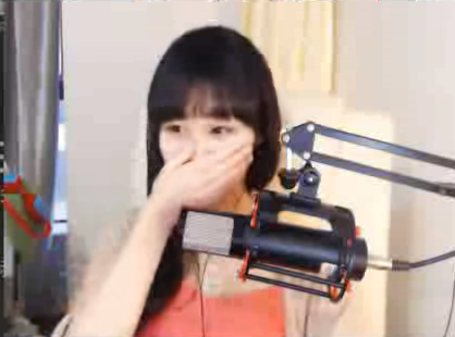 美女主播董月月被水友玩坏 企图娇喘过关居然也躲不过!