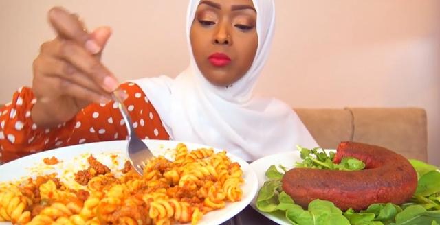 拥有百万粉丝的 YouTube 主播，花了两年戏耍全世界