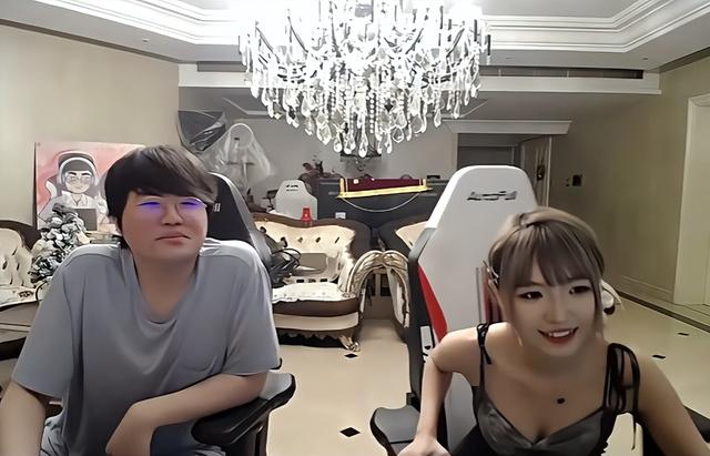 姿态整场被硬控！周敢敢穿黑丝庄园热舞，Letme：LLW还不出来吗