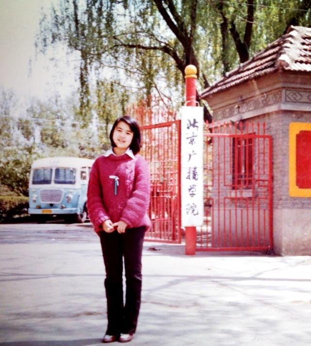 央视《新闻联播》前主播王宁：在家里依赖妻子，对女儿有愧疚