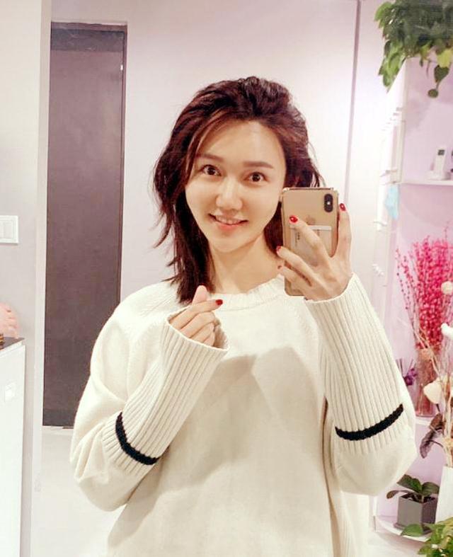 33岁央视主播龙洋：曾曝是“月光族”，单身原因是择偶标准太高？