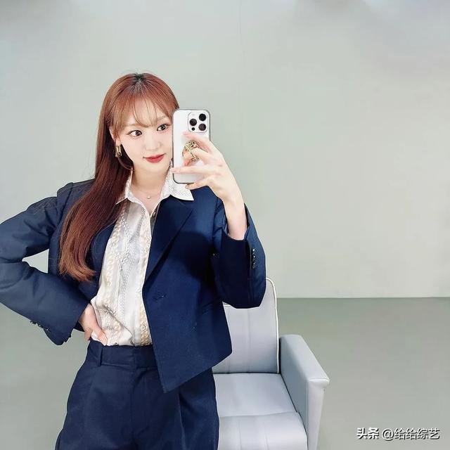 韩国极品美女主持人!黑丝大长腿!太有魅力了!