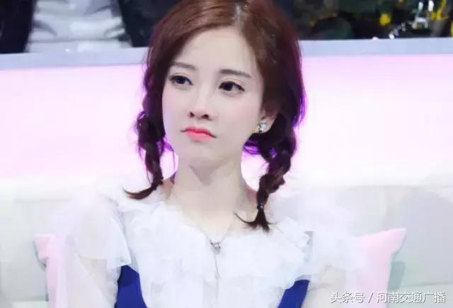 年收入2.7亿?斗鱼一姐冯提莫深陷“整容+离婚+会计门”