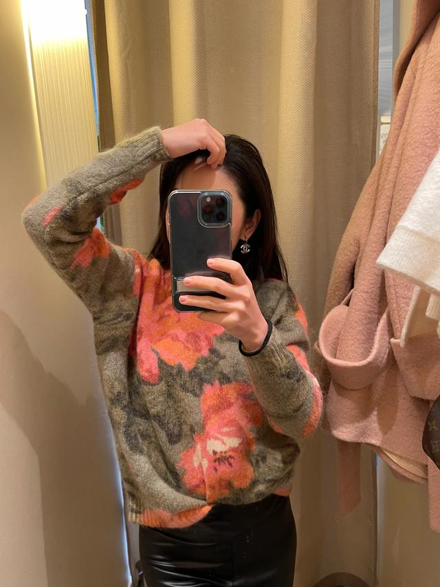 内蒙富家女爱上法国留学生，婚后连生俩混血，35岁老公接近秃顶