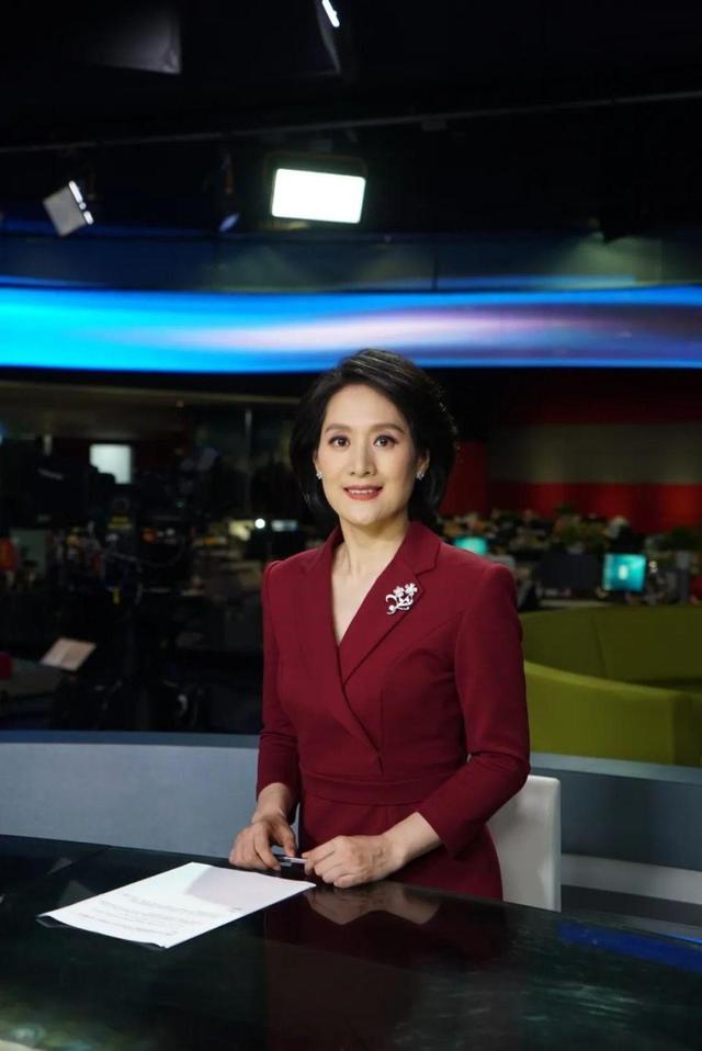 上海新闻女主播“上新”啦！ “00后”，从近百人中脱颖而出，已有百万粉丝