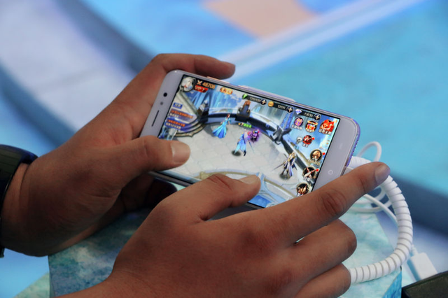 360手机N4S够持久，俘获ChinaJoy女主播芳心