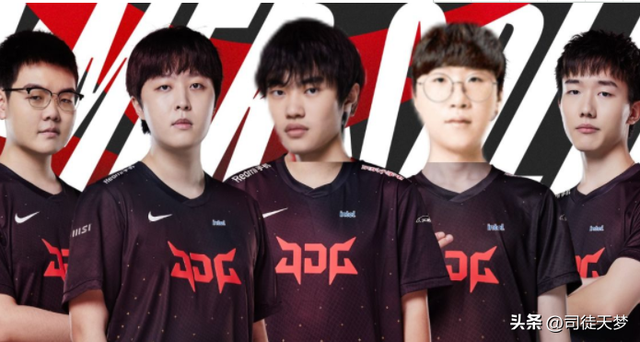 女主播热舞“漏户型”惨遭警告,网友震怒:女菩萨都提醒?