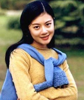 前央视主持姜丰近照曝光!50岁不显老态,曾嫁外国高管生龙凤胎