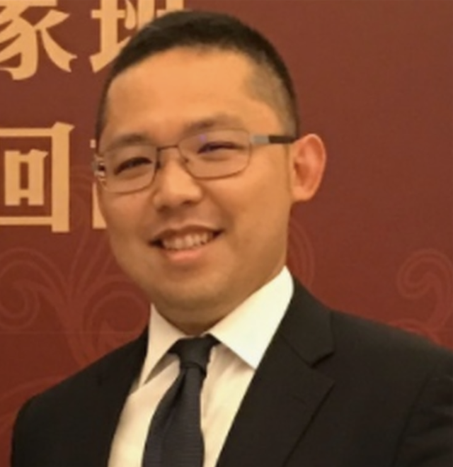 78岁富商王应杰新婚期接噩耗，长子运动猝死，无奈喜事后办丧事