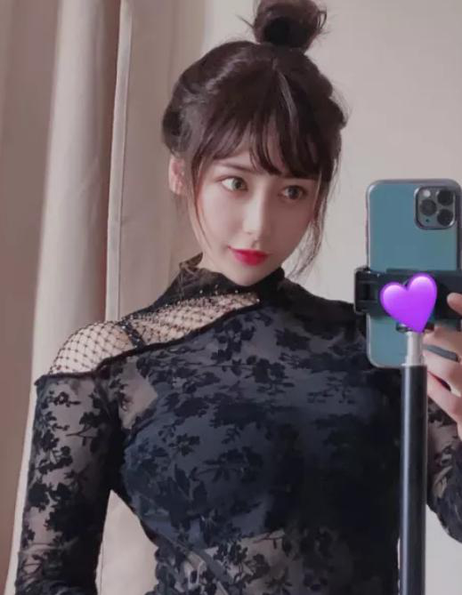 女主播爆料土豪的心思,暗示自己不值十万块