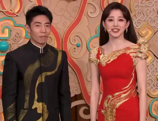 从倪萍到马凡舒，30年央视女主播颜值风云，谁堪称国泰民安脸？