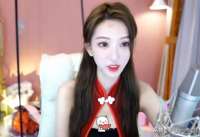 斗鱼女主播双腿淤青直播，被观众质疑，无奈晒出练舞视频自证