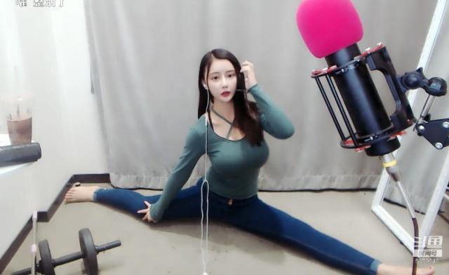 斗鱼女主播安雅Sylvia,直播解扣网友瞬间炸了