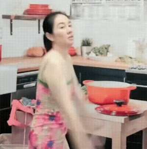 豪放女主播(叶璇穿“小三裙”直播蹭流量，回看她的28位前任，比董小姐还豪放)