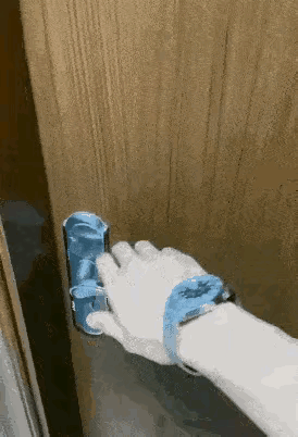 “弟弟的女同学才初一，都这么早熟了吗？”哈哈哈