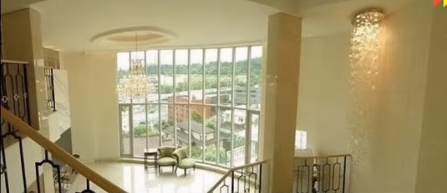 韩国国民偶像爆恋情口碑崩塌?女方父母竟是诈骗犯,网友怒骂