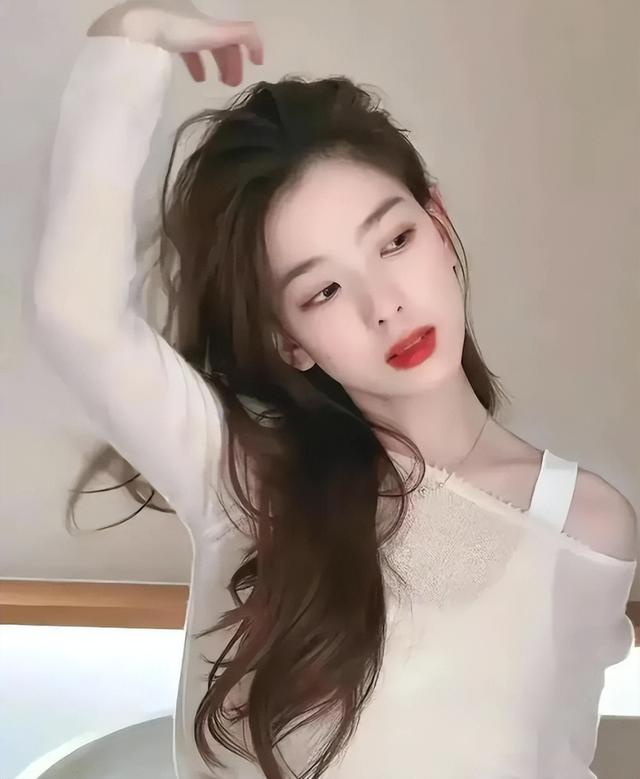 王思聪跪舔4年都没舔到的女网红孙一宁，究竟是何方神圣？