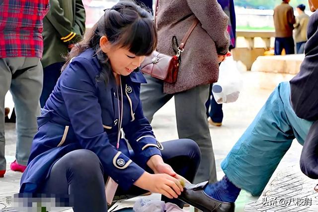 军嫂下岗丈夫却动员去擦皮鞋