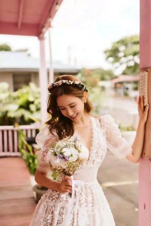 韩国女星李多海定居上海,直播带货若热议:是机遇还是挑战