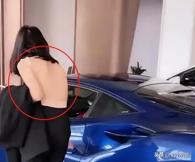 辣眼！重庆女子奶茶店上演“脱衣秀”，店员最新回应：不认识！