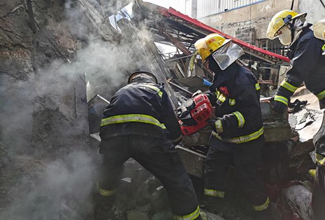 “老公水开了,帮我倒面粉吧”,只是随口一句,瞬间家毁人亡