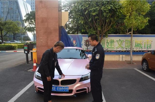 行拘！一网红主播为吸粉改装宝马车 还无证驾驶