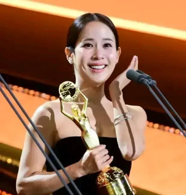 艳后赵如珍2亿浏览量床戏！从露点到演技派，背后惊人秘密曝光