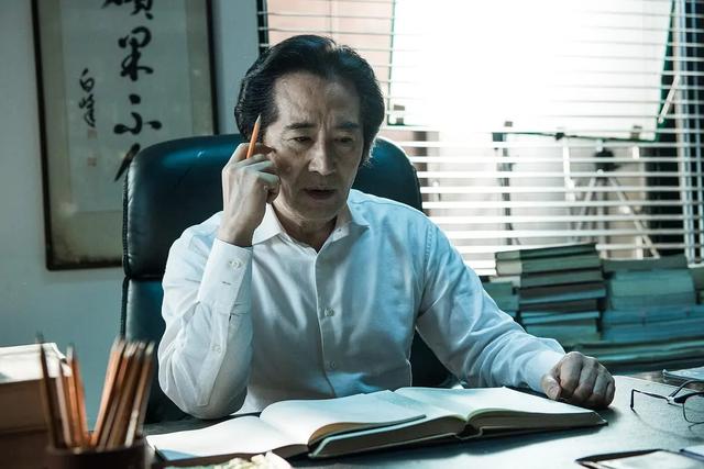 《〈局内人〉：19禁尺度炸裂，撕开韩国社会最脏一面》