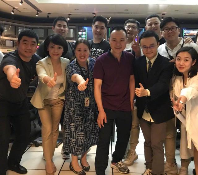 央视主持劳春燕：曾被传去世，与丈夫分居多年，年近半百仍似少女