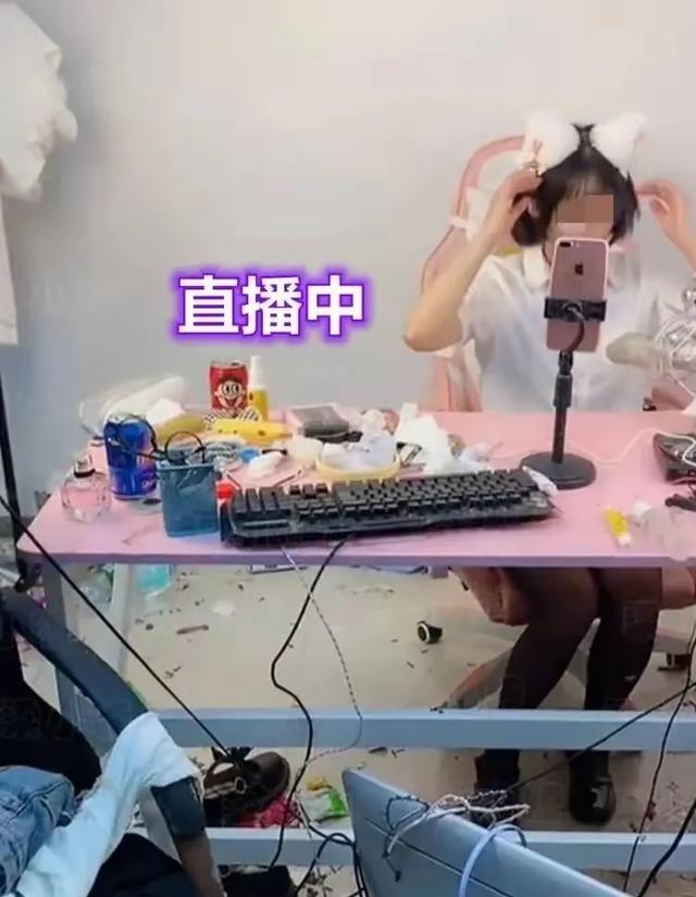 这就是你们的女神？女主播房间脏得像“猪圈”，上厕所直接用尿壶