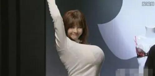 不良主播低俗行为：女主播大面积裸露推荐隆胸产品被罚60万