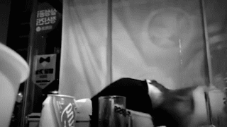 具荷拉直播时痛哭！韩国女艺人崔雪莉家中身亡 雪莉最后一条ins图写了什么内容