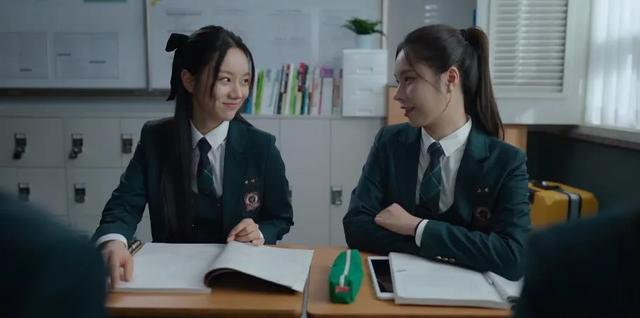 大家公认的“国民闺女”,怎么突然就下海了?