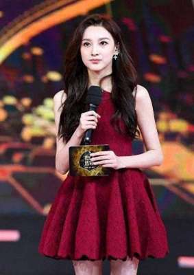 战舰世界 女主播(十大当红体育女主播全都是魔鬼身材的性感大美女)