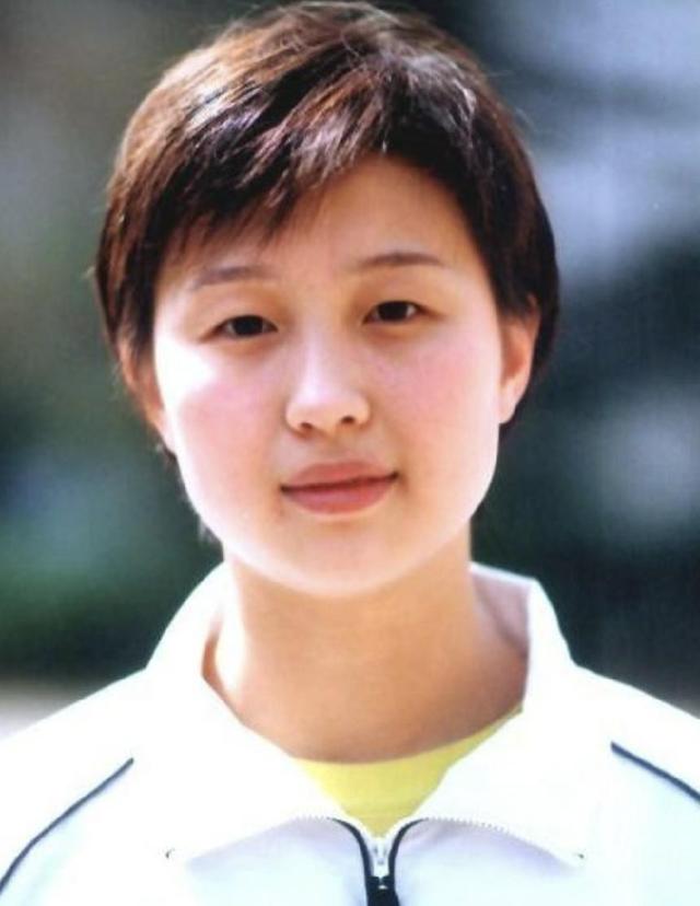 国乒女神白杨：与马琳谈恋爱被开除，38岁嫁富商，今成军部参谋