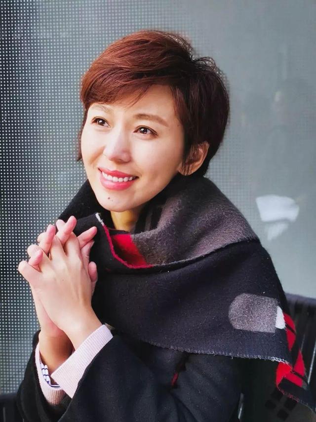 欧阳夏丹:没了央视光环变普通人,46岁仍单身,在新圈子红到发紫