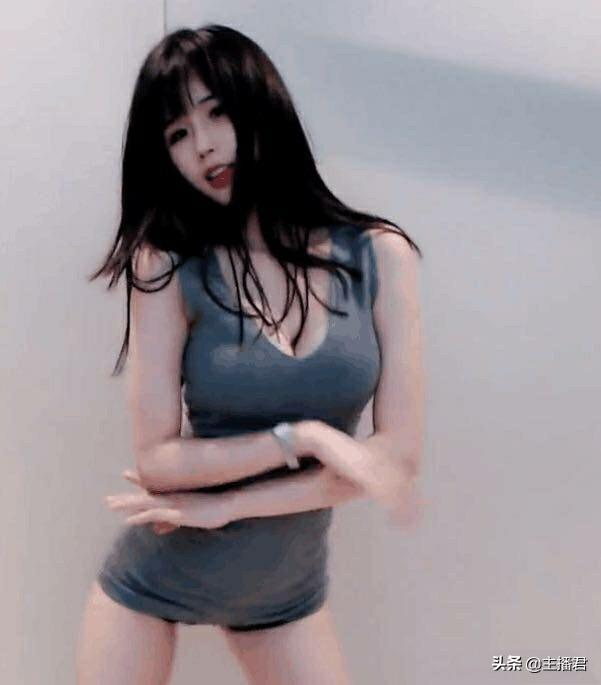 斗鱼三大网红美女舞蹈主播,她们的眼神风情万种,舞蹈妖娆多姿