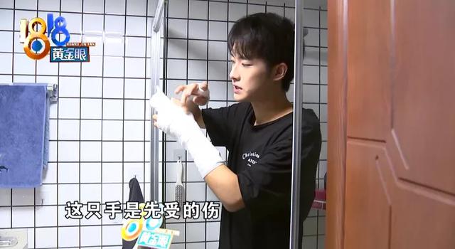 小张被浴室玻璃门割伤手，热搜第一！小伙误打误撞成了网红，刚刚记者又联系了小张