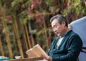 韩国女主播 柳儿(故事：女儿过年回来送我一条烟，我不以为然，5年后打开直接泪目)