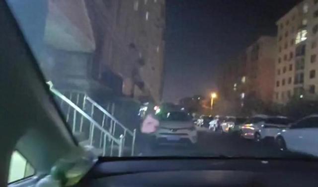 涉案金额800多万！黑龙江一女主播刚下播就被抓了，此前已被湖南警方通缉