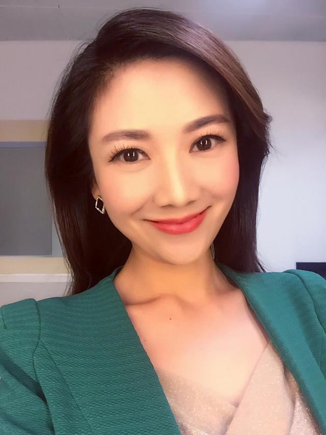 安徽卫视王牌节目美女主持人风采一览,美与知性并存