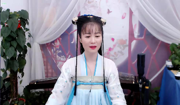 龙儿:会弹古筝的优雅古装小姐姐!