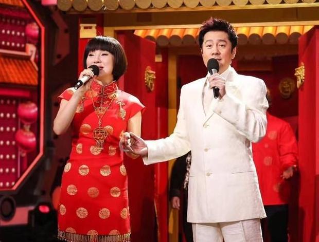 2013年，陈红老公出轨沈星，被抓后喊冤：她花了我一千万