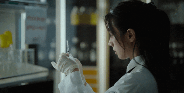 大家公认的“国民闺女”,怎么突然就下海了?